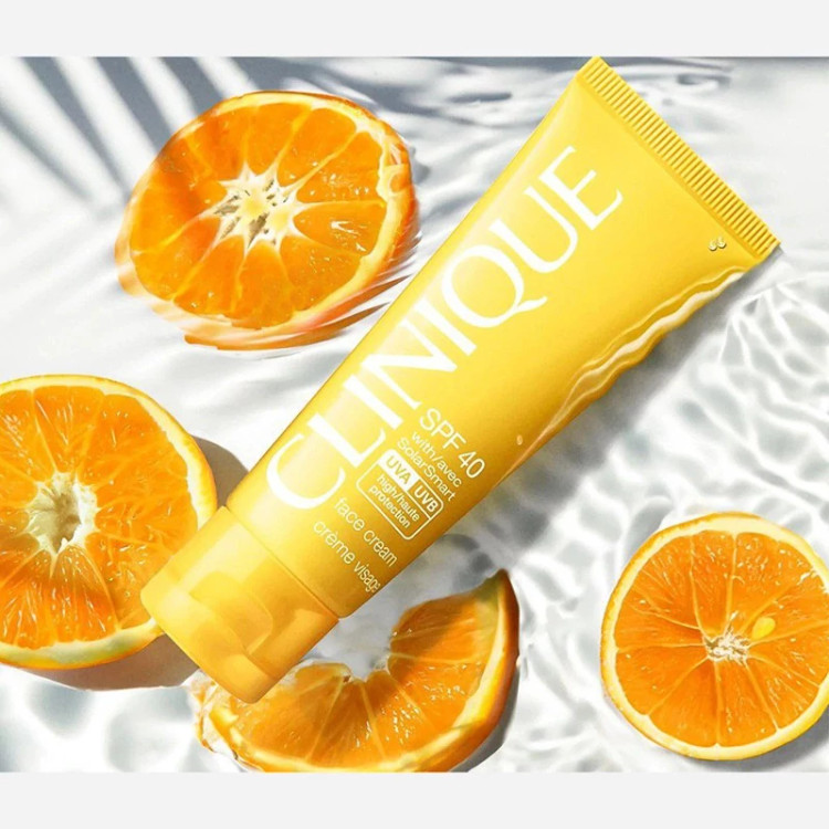 ضدآفتاب بی رنگ کلینیک spf30