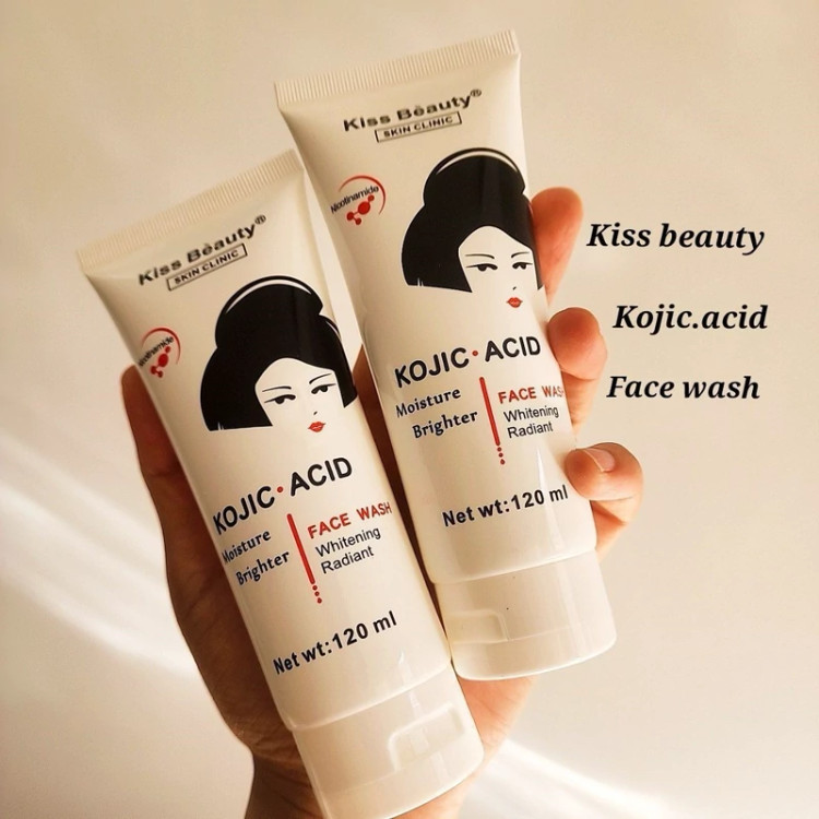 فیس واش روشن کننده و آبرسان kojic.acid